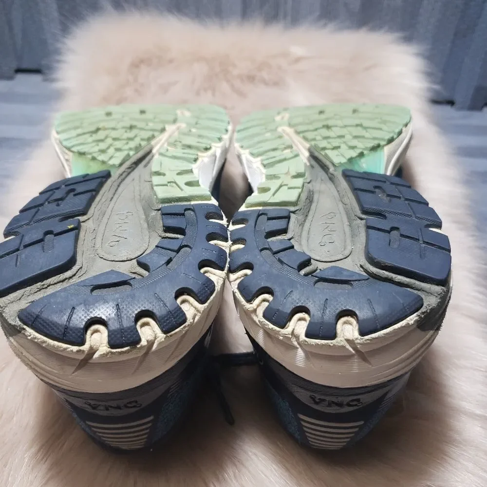 Brooks Adrenaline GTS 18 Navy Womens Running Shoes